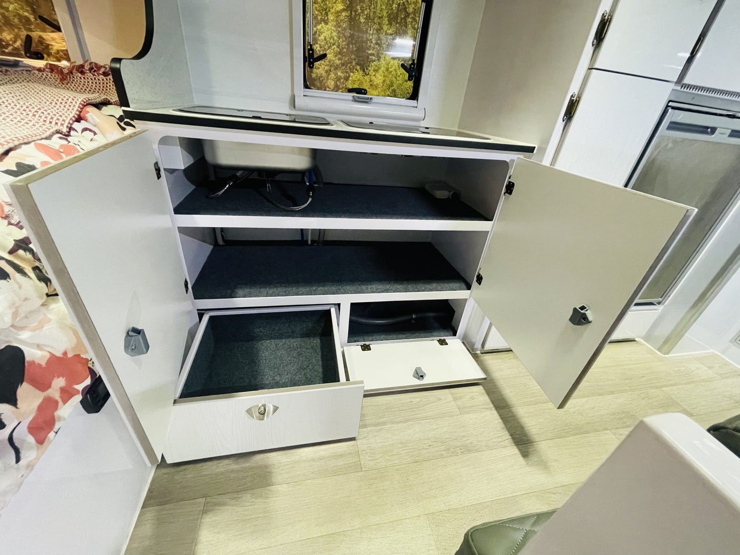 CARAVAN T-REX T16 LUX ENSUITE