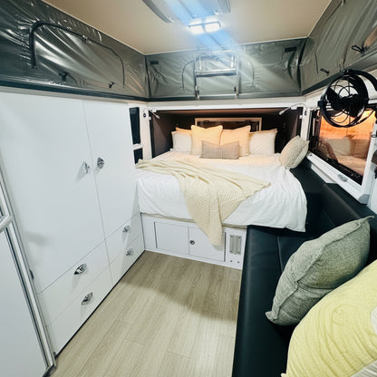 CARAVAN T-REX T13 – ENSUITE BUNKS