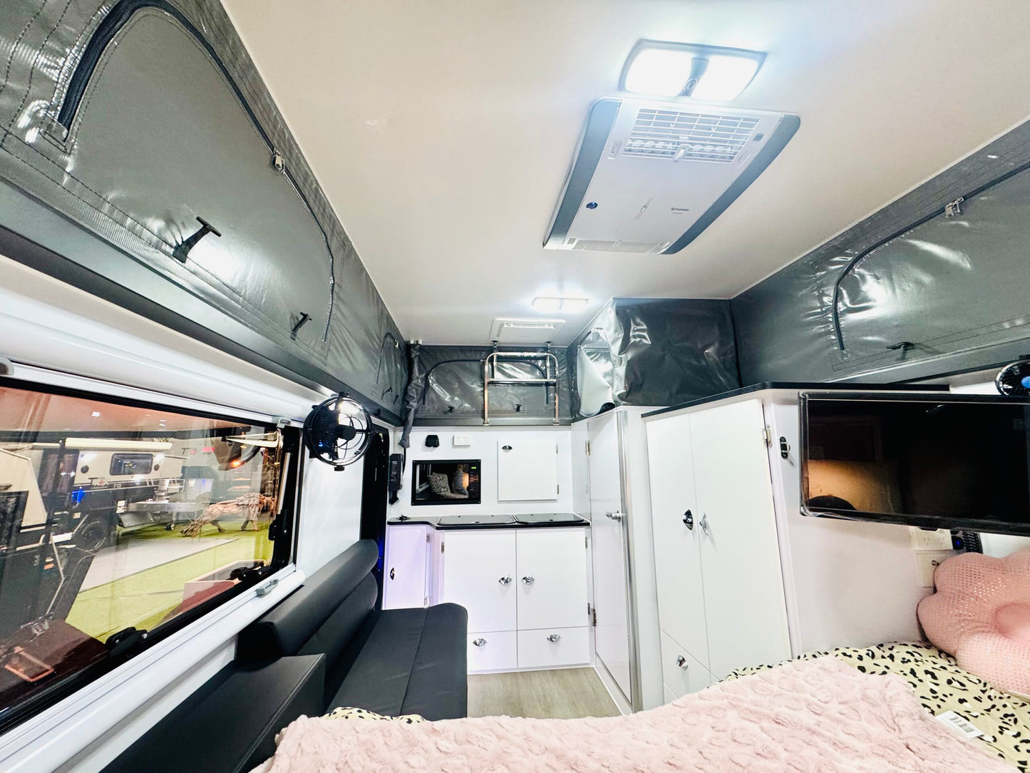 CARAVAN T-REX T13 SAHARA