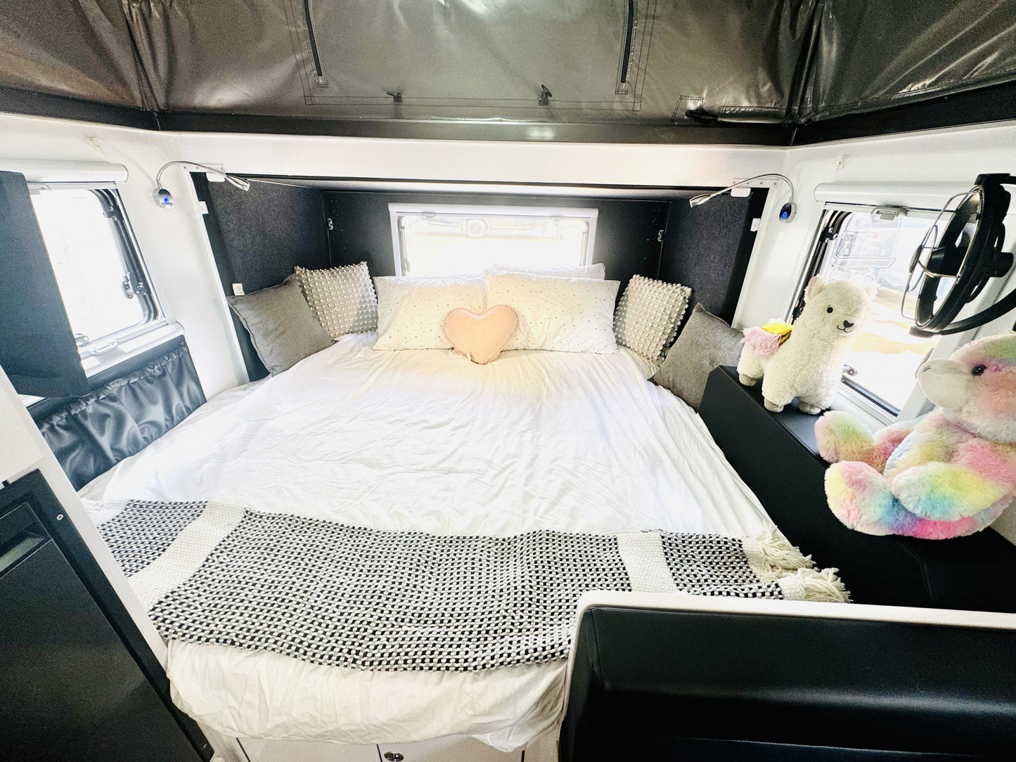 CARAVAN T-REX T16 ENSUITE BUNKS