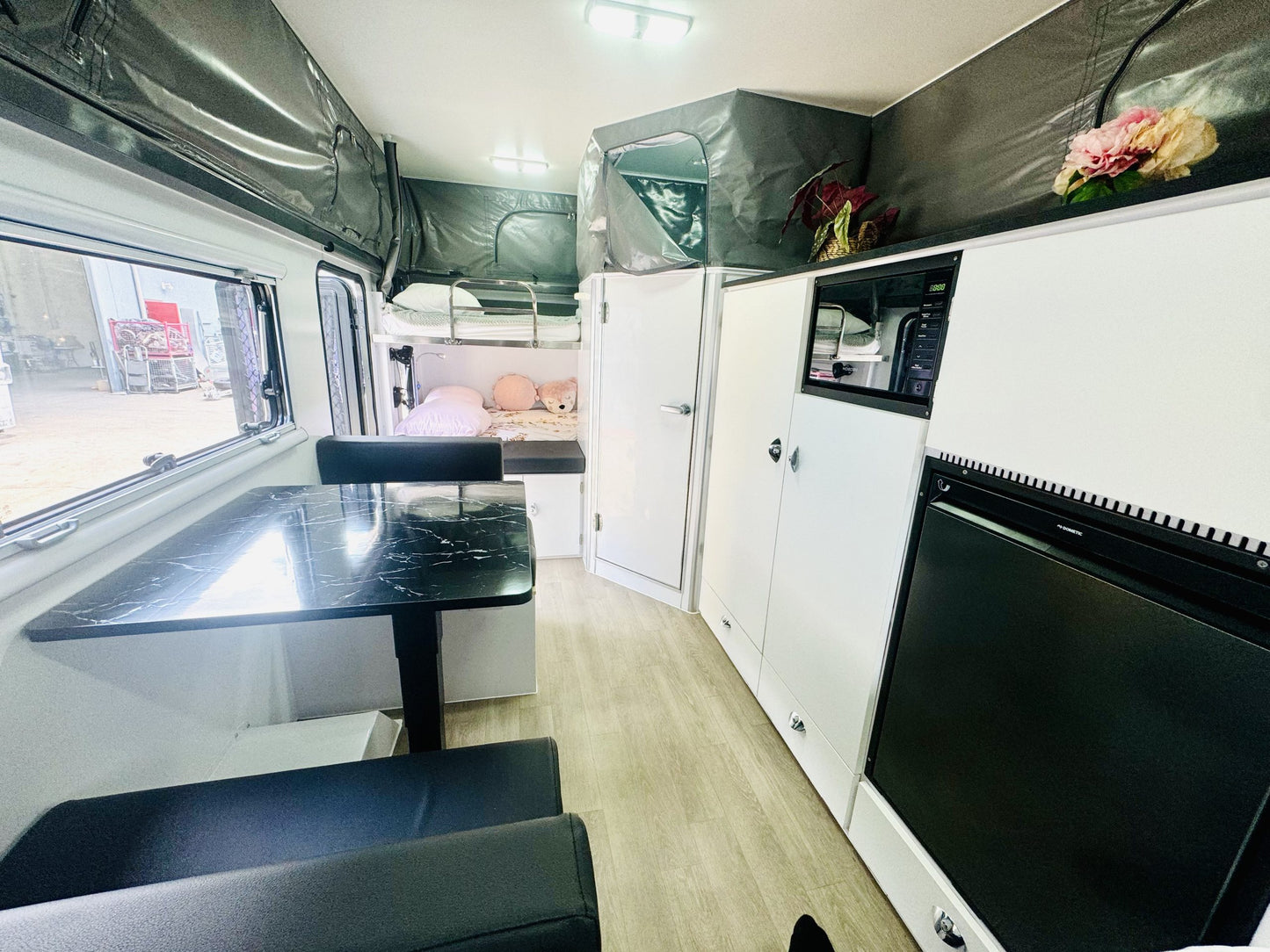 CARAVAN T-REX T16 ENSUITE BUNKS