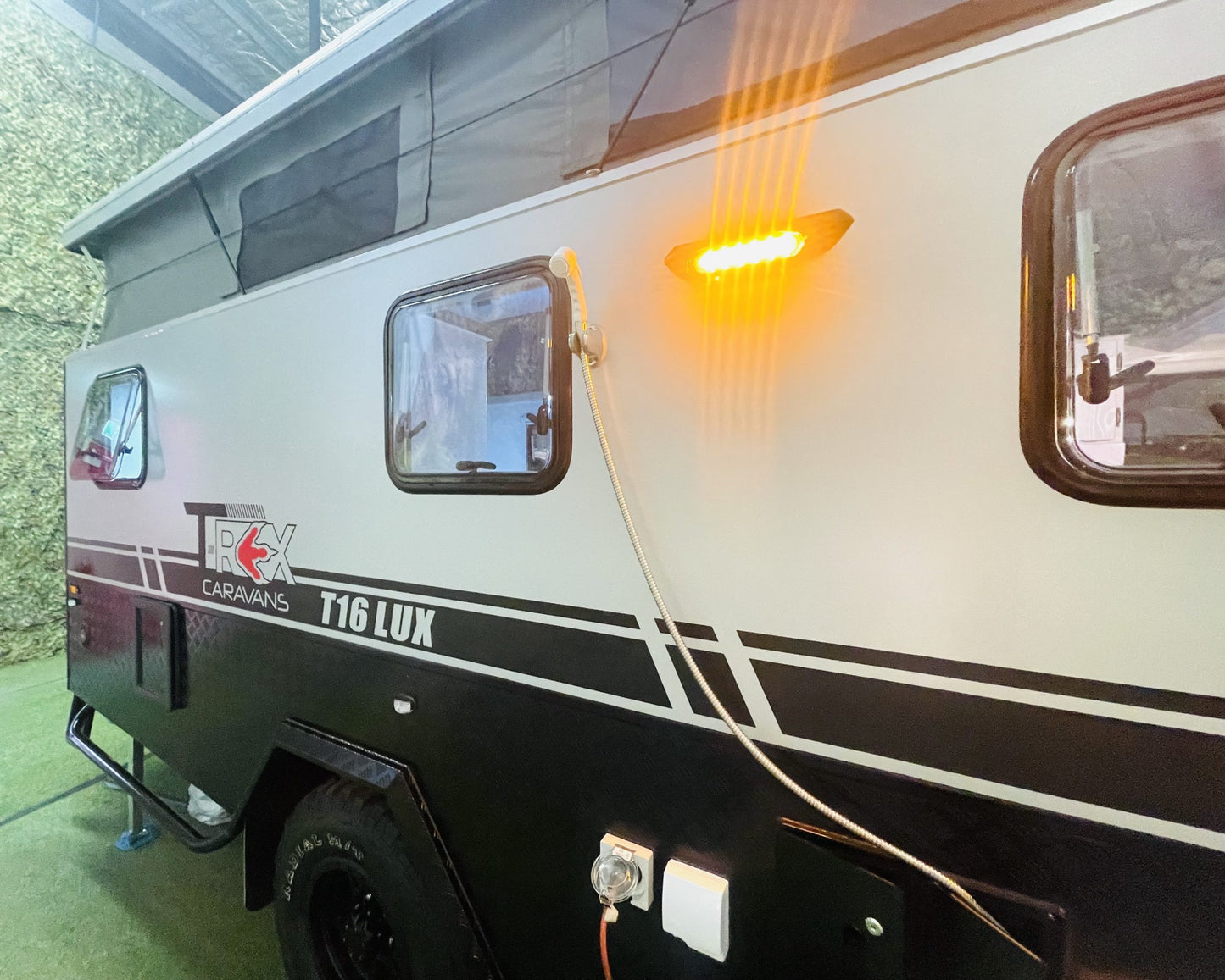 CARAVAN T-REX T16 LUX ENSUITE