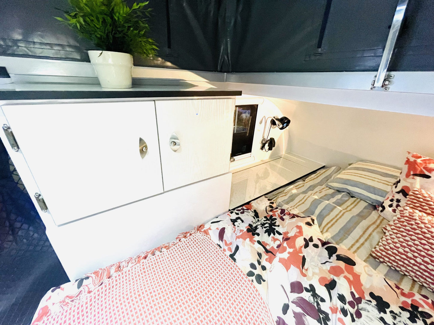 CARAVAN T-REX T16 LUX ENSUITE