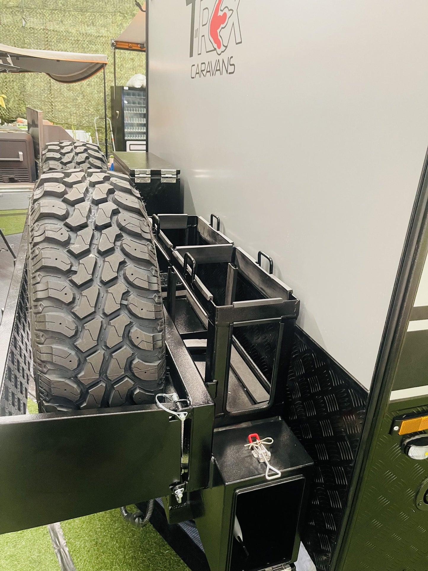 CARAVAN T-REX T16 LUX ENSUITE